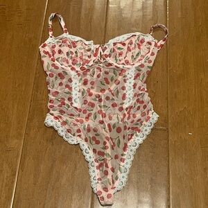 Never worn Victoria’s secret bodysuit